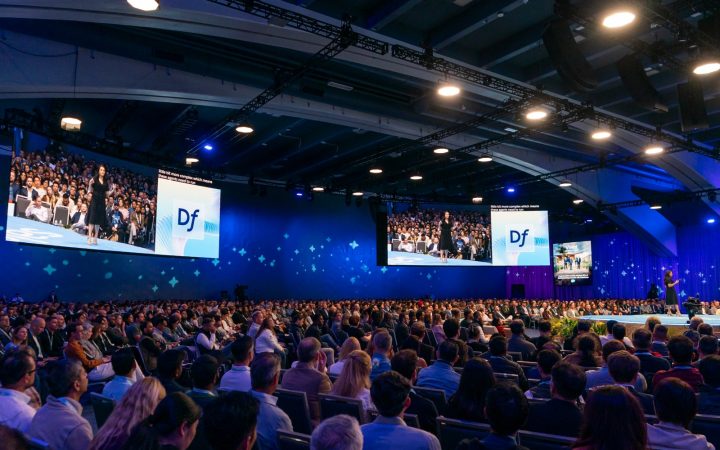 Salesforce presenta en Dreamforce 2026 a Agentforce Coworker y lleva sus datos a Claude y Slack